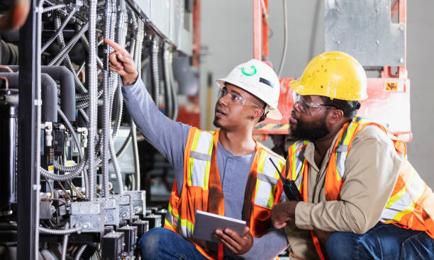 Best Electrician Near Me  in Miami, FL